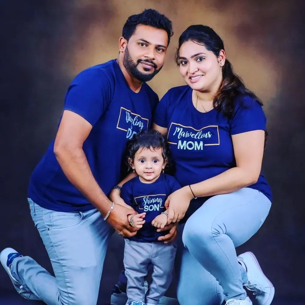 Dazzling Dad Marvellous Mom Shining Son Gorgeous Girl Matching Family T-Shirts