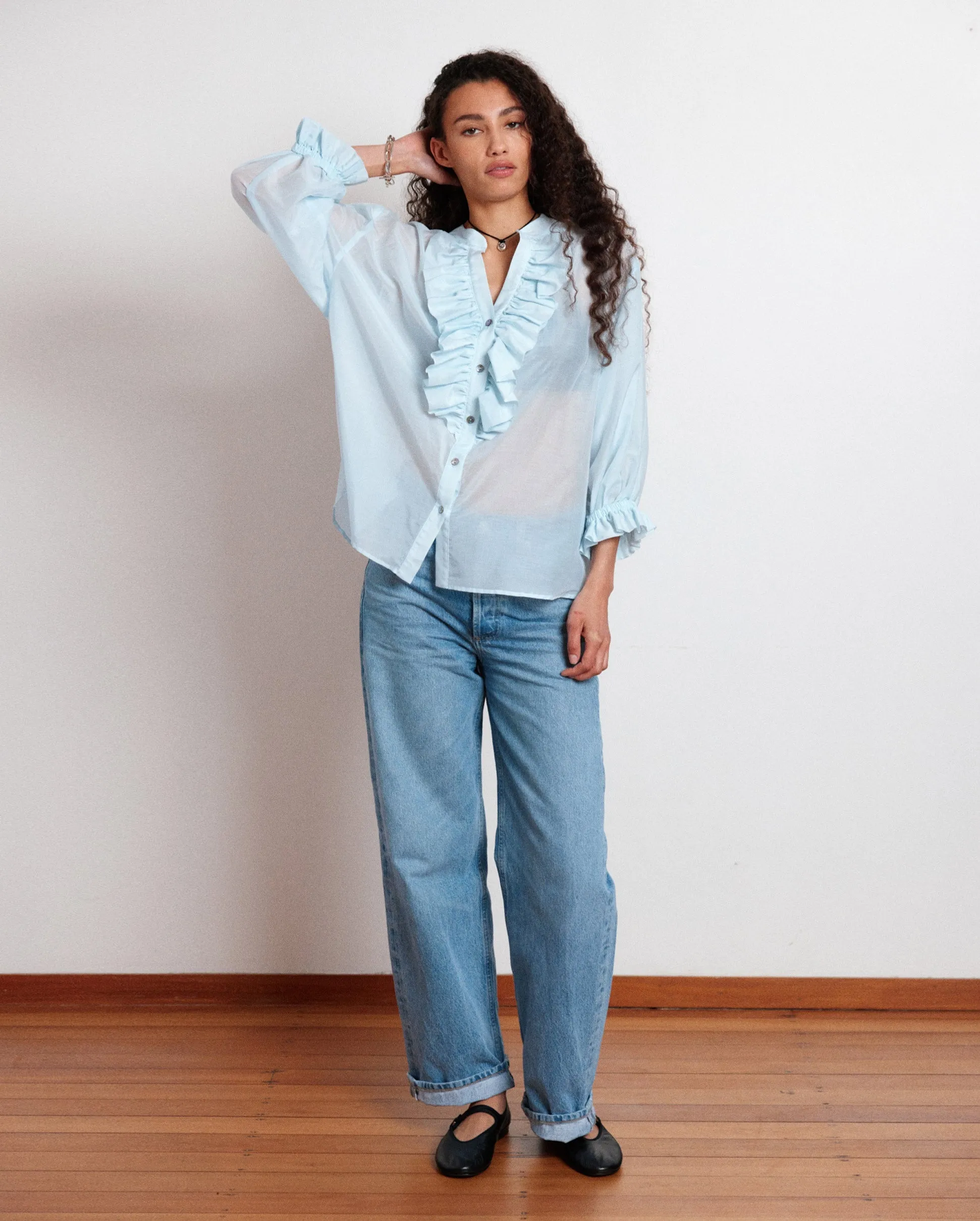 JANE BLOUSE / POWDER BLUE