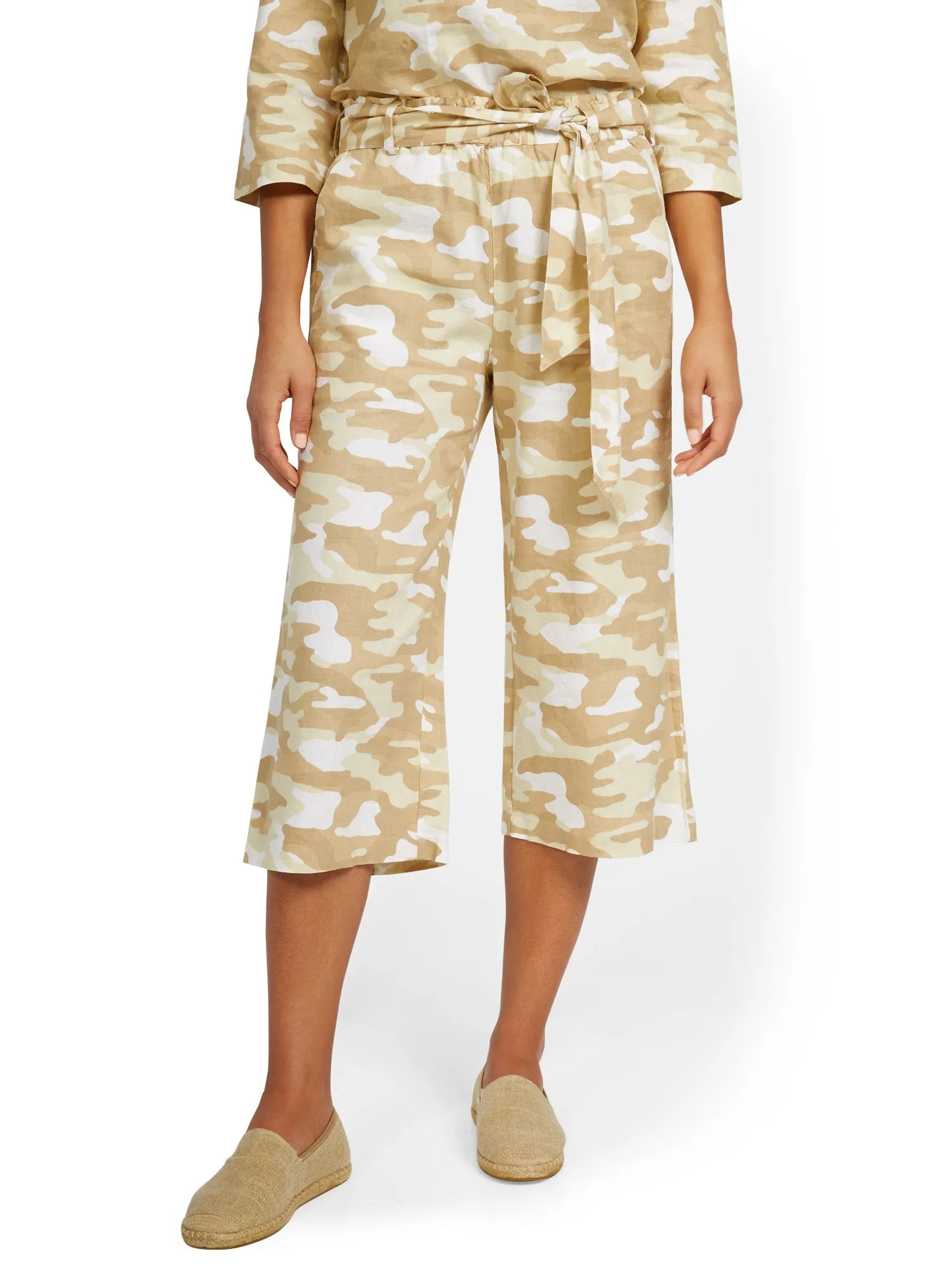 Linen-Blend Camo-Print High-Waisted Paperbag Wide-Leg Capri Pant