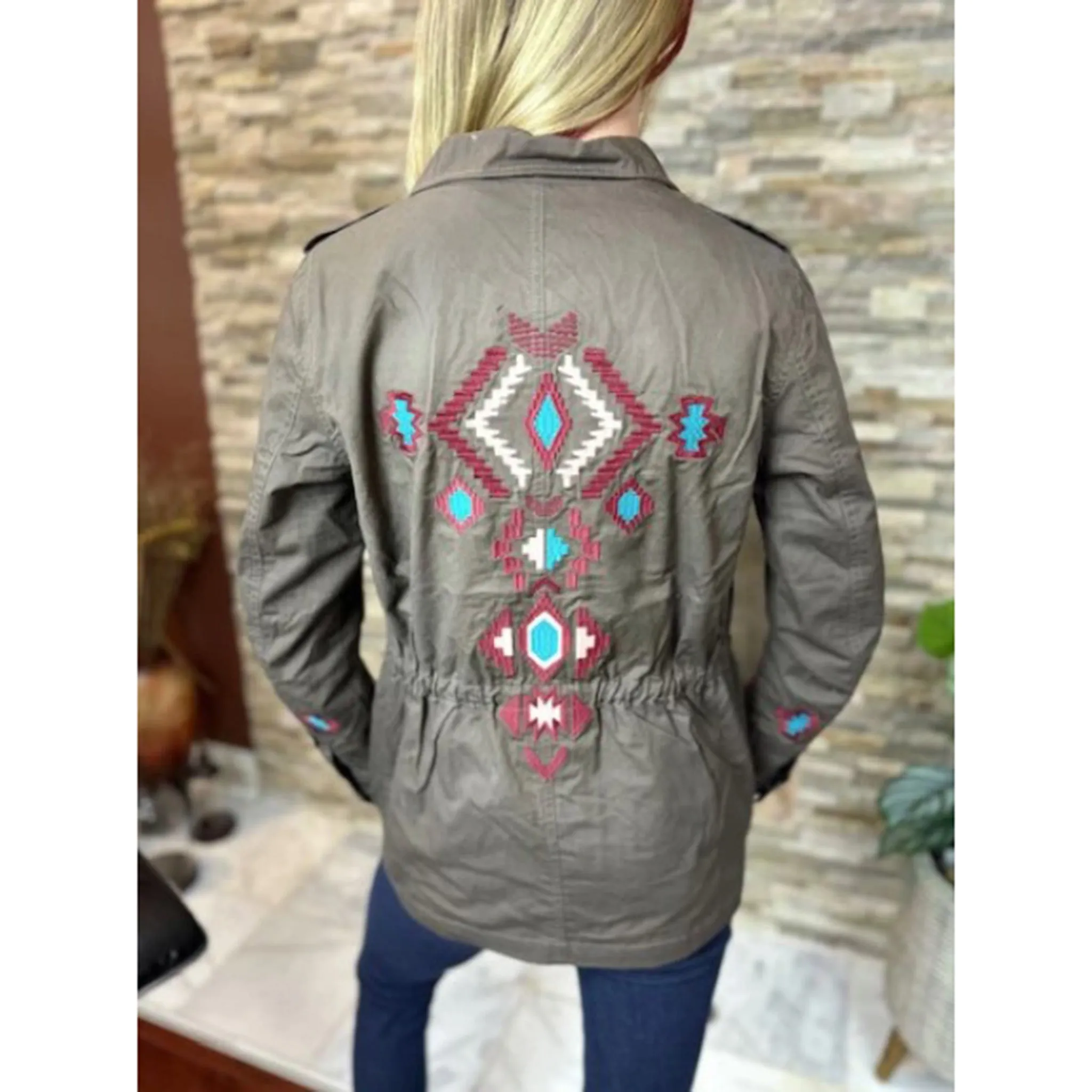 Montana Co Women's Brown & Pink Aztec Utility Jacket